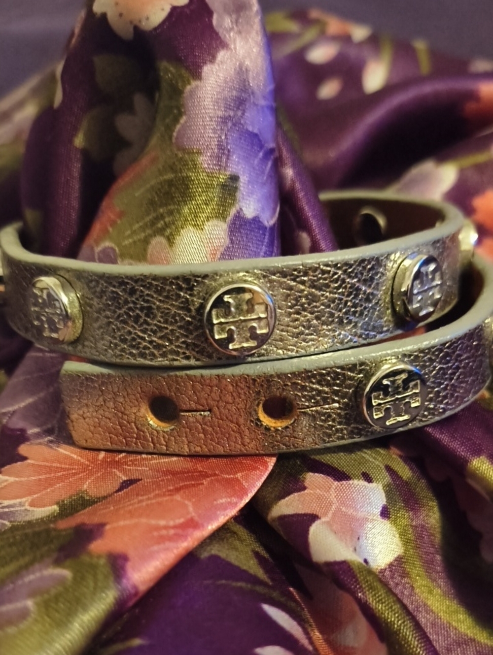 Tory Burch Silvertone Leather Wrap Bracelet NWOT - Picture 2 of 6